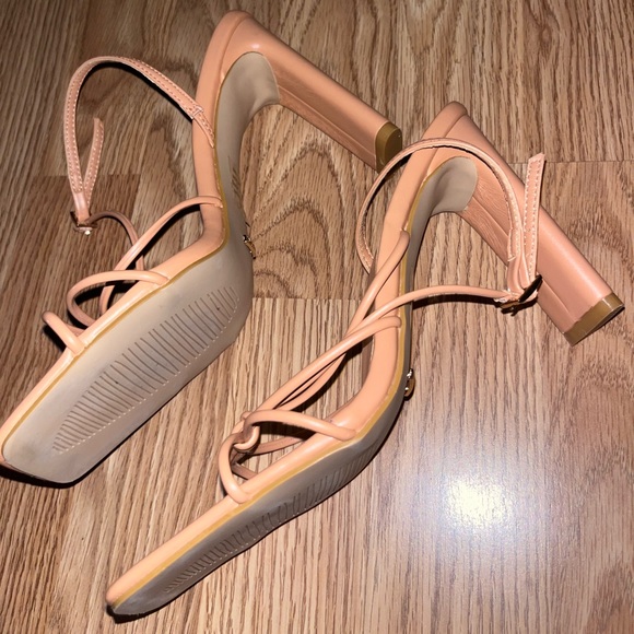 Altar’d State Billini Carlo Heel - Picture 3 of 4